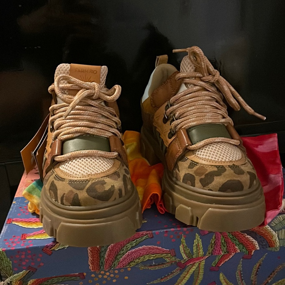 FARM RIO platform sneaker 7.5 Carmel Floresta 307605